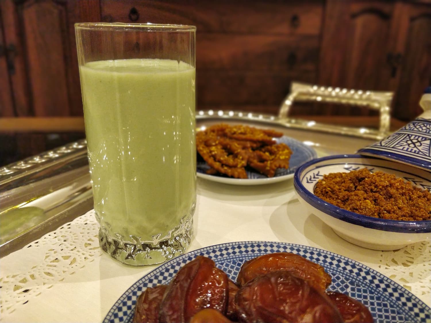 Avocado Almond Milkshake – Creamy Moroccan-Style Avocado Smoothie